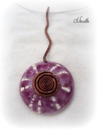 Pendentif batik violet rond spirale 2 tailles wire