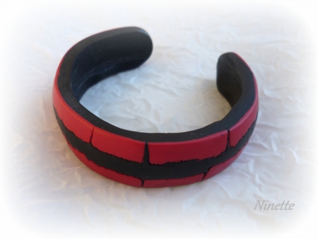Bracelet craquelé rouge et noir