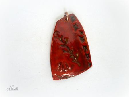 Pendentif rouge